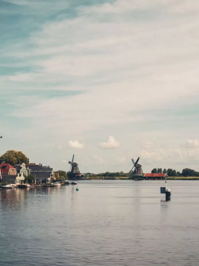 Külföldre vándorol a holland dohányforgalom