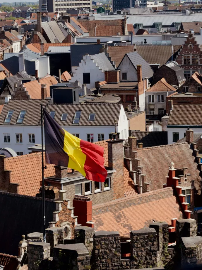 Már a cigik több mint fele adózatlan Belgiumban