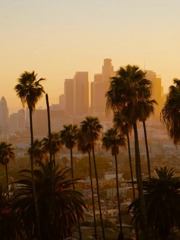 Betiltja az újra nem tölthető e-cigiket Kalifornia állam