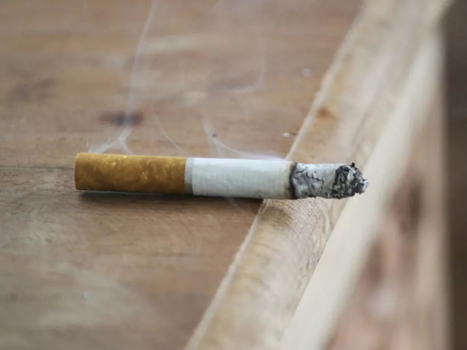 Inkább külföldi cigit vásárolnak a francia dohányosok a magas ár miatt