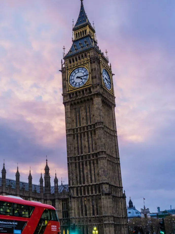 Többen e-cigiznek a briteknél, mint ahányan dohányoznak, de ez hamarosan változhat