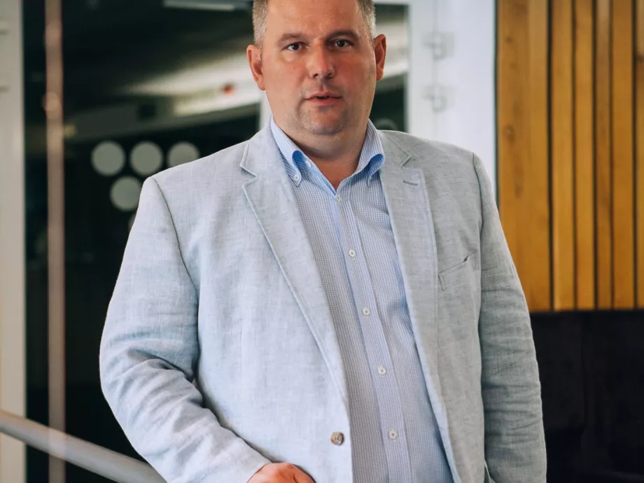 Dr. Szabó Balázs a Szentkirályi-Kékkúti vállalati kapcsolatok igazgatója